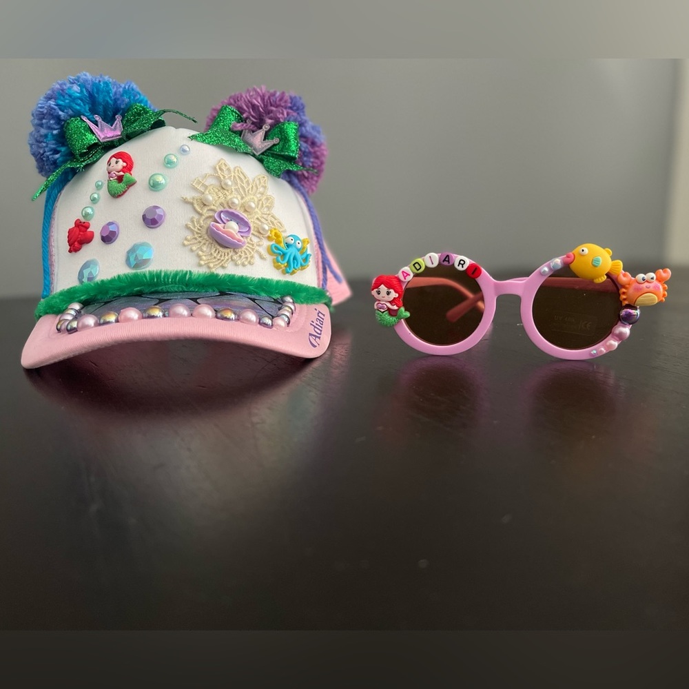 Set hat and sunglasses, the perfect present for your kids.